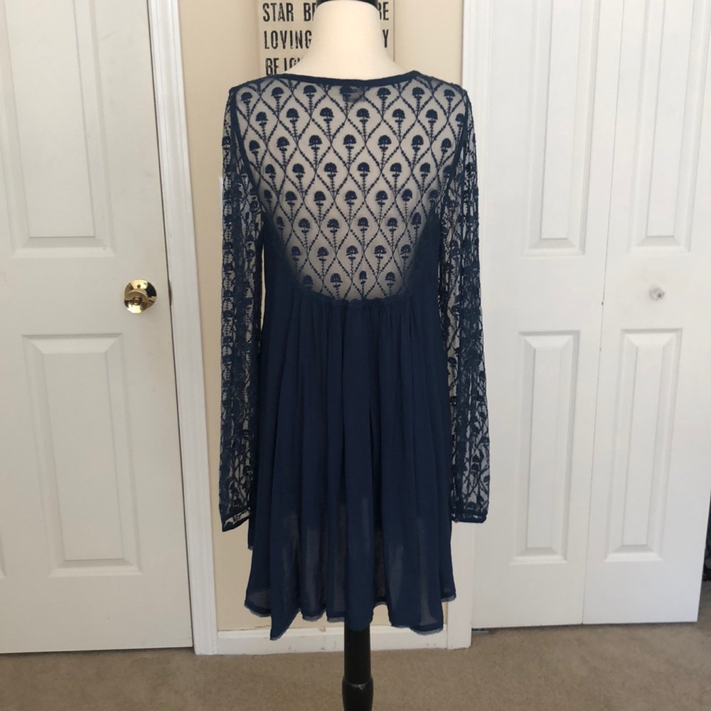 Dress - Picture 3 of 4